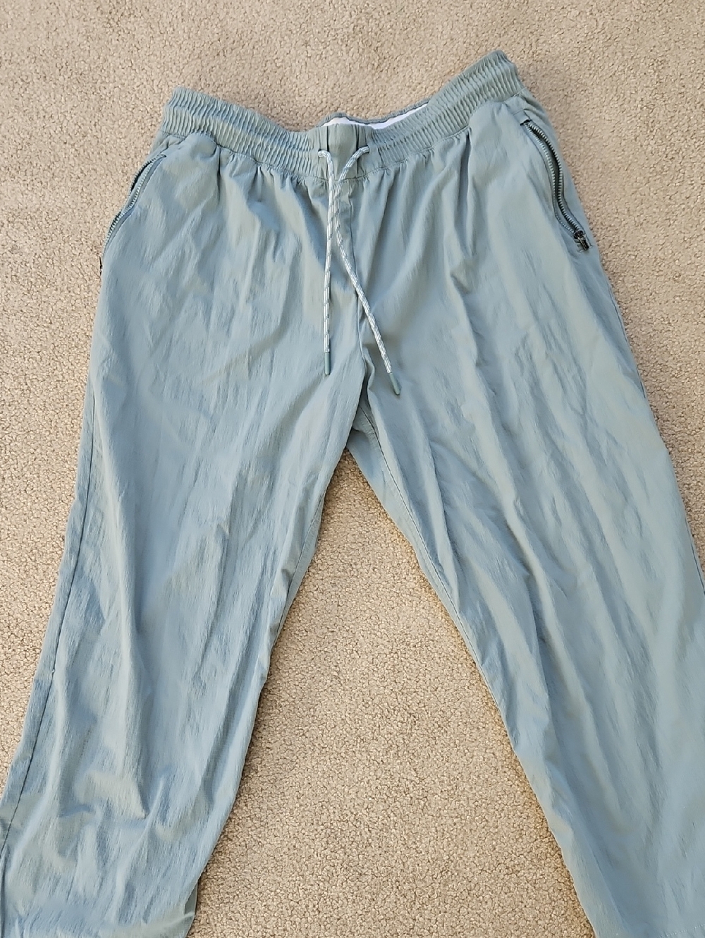 Athleta Women's Light Sage  Straight Crop Trekkie Pants